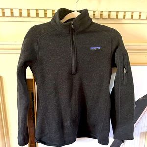 Woman’s Patagonia 1/4 zip size M